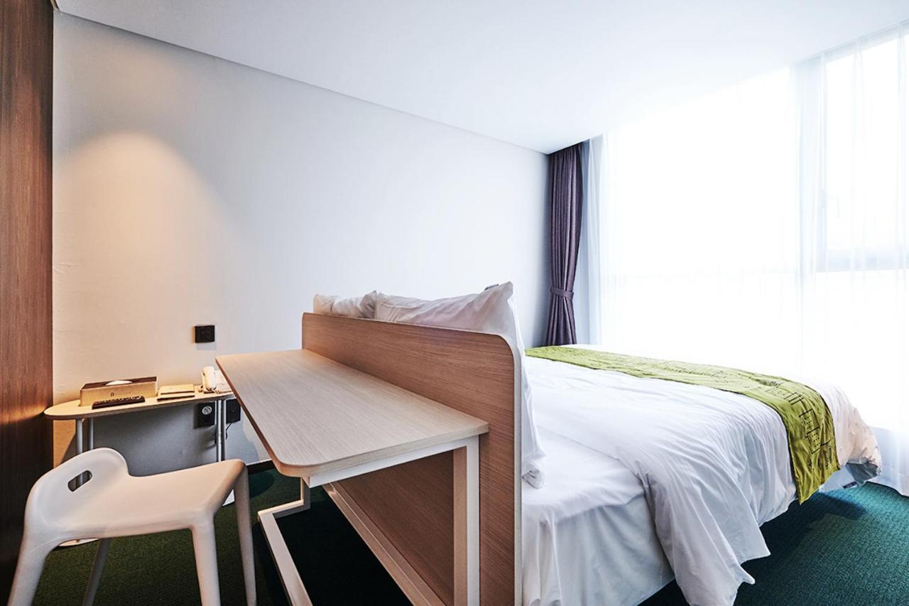 Jeju Pureun Hotel Согвипхо Экстерьер фото