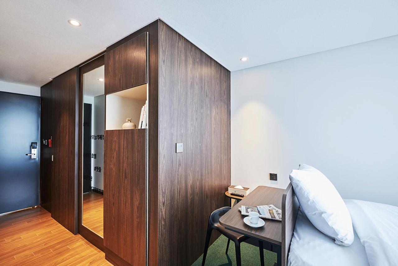 Jeju Pureun Hotel Согвипхо Экстерьер фото